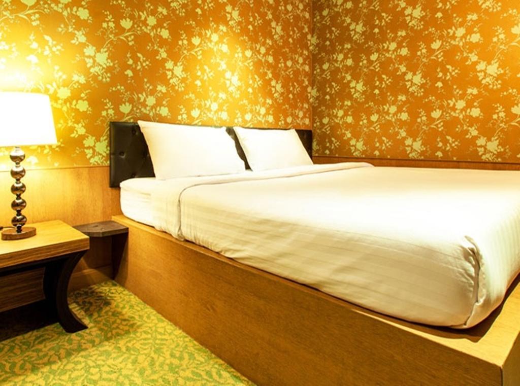 Q Hotel Bangkok Kültér fotó