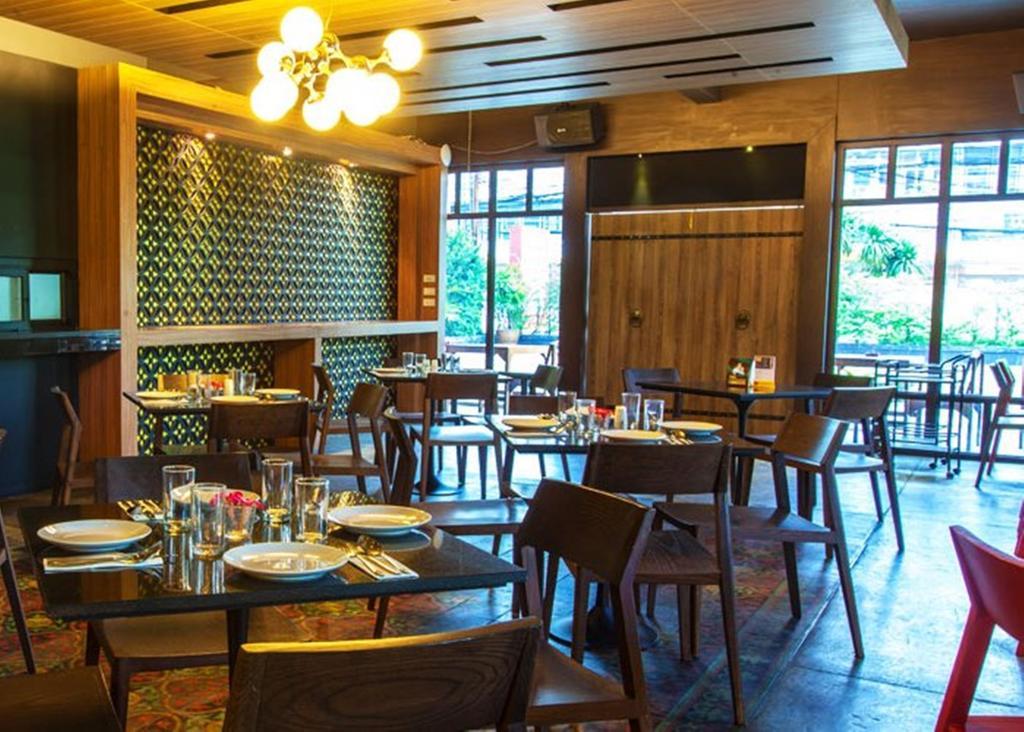 Q Hotel Bangkok Kültér fotó