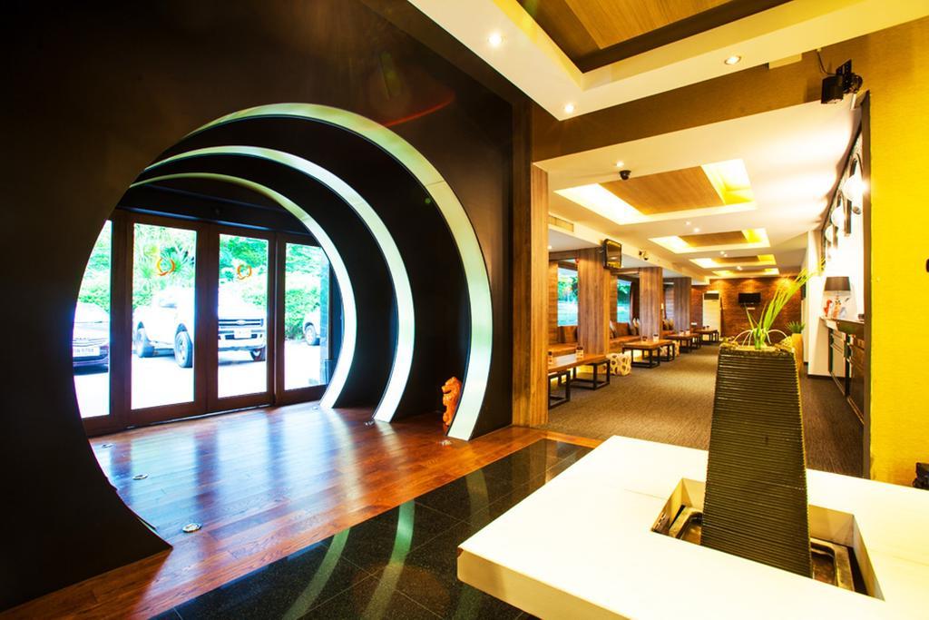 Q Hotel Bangkok Kültér fotó