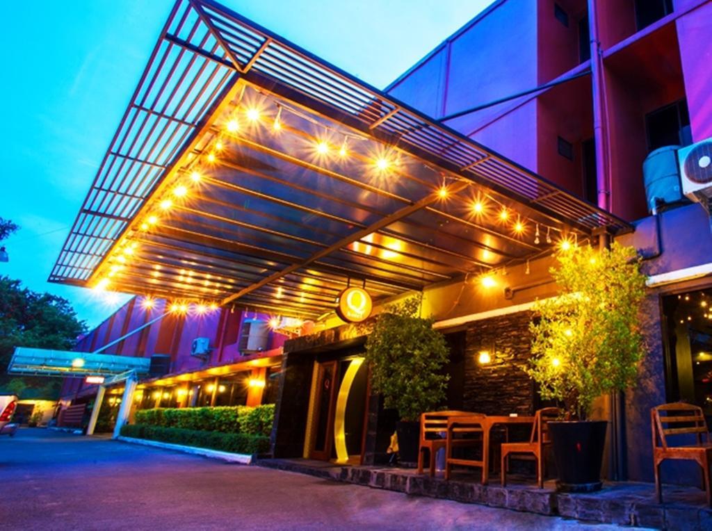 Q Hotel Bangkok Kültér fotó