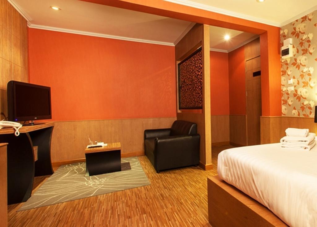 Q Hotel Bangkok Kültér fotó