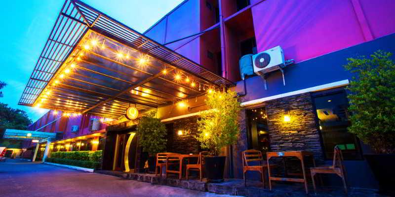 Q Hotel Bangkok Kültér fotó