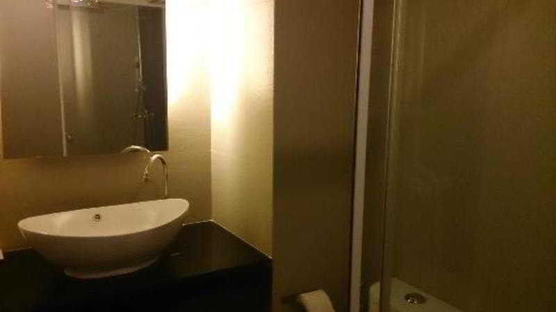 Q Hotel Bangkok Kültér fotó
