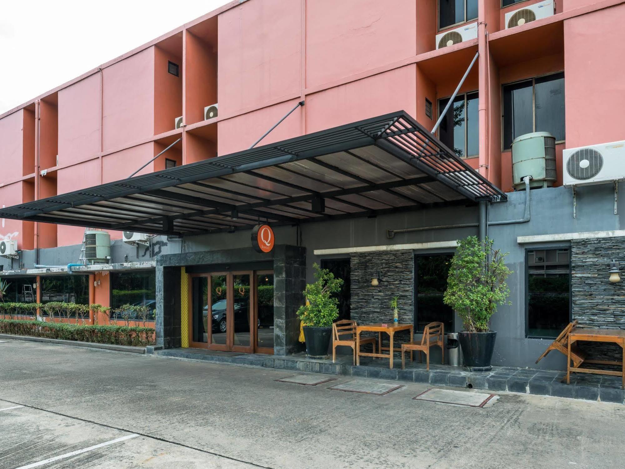 Q Hotel Bangkok Kültér fotó