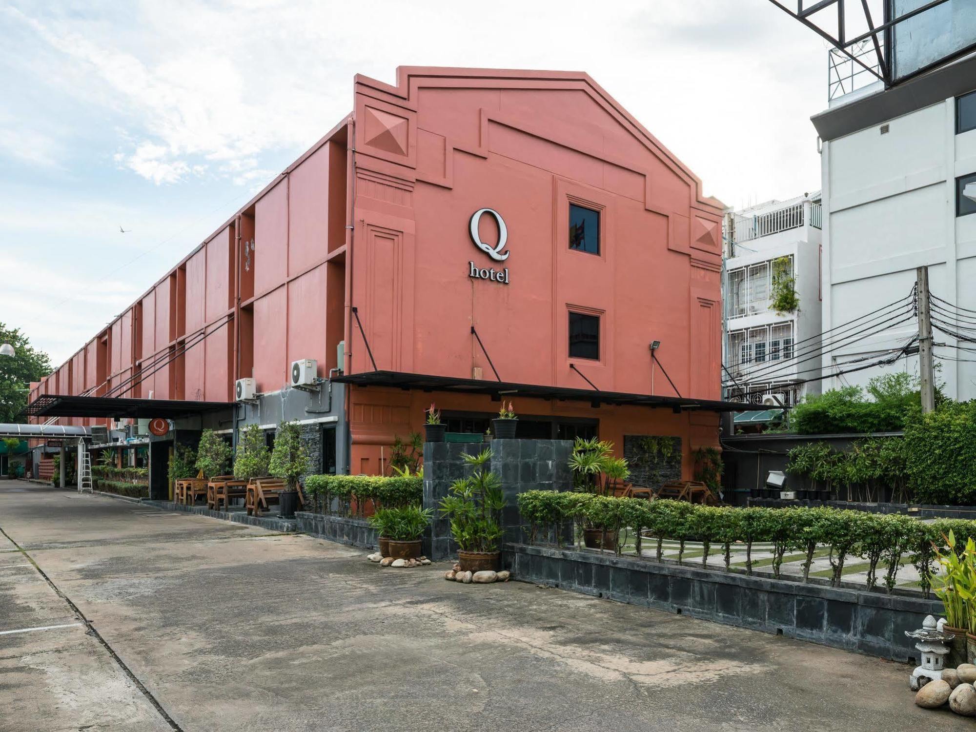 Q Hotel Bangkok Kültér fotó