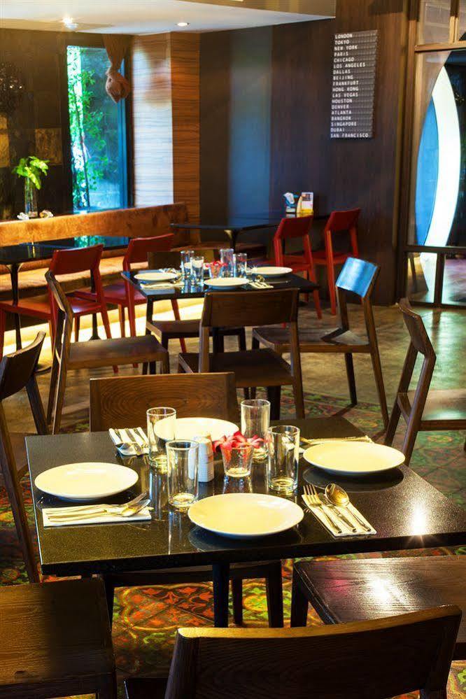 Q Hotel Bangkok Kültér fotó