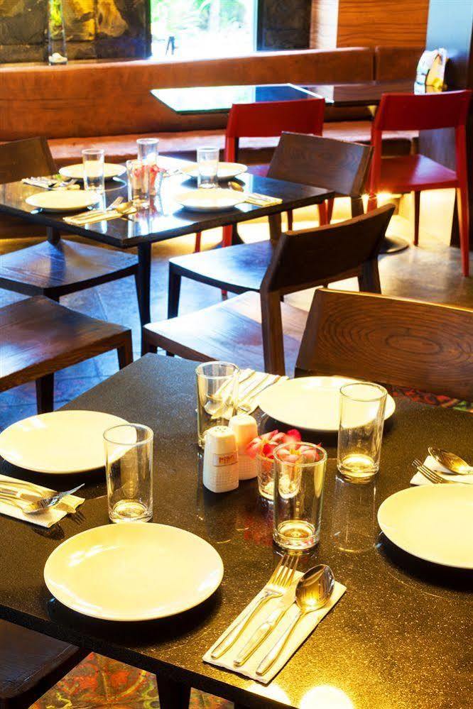 Q Hotel Bangkok Kültér fotó